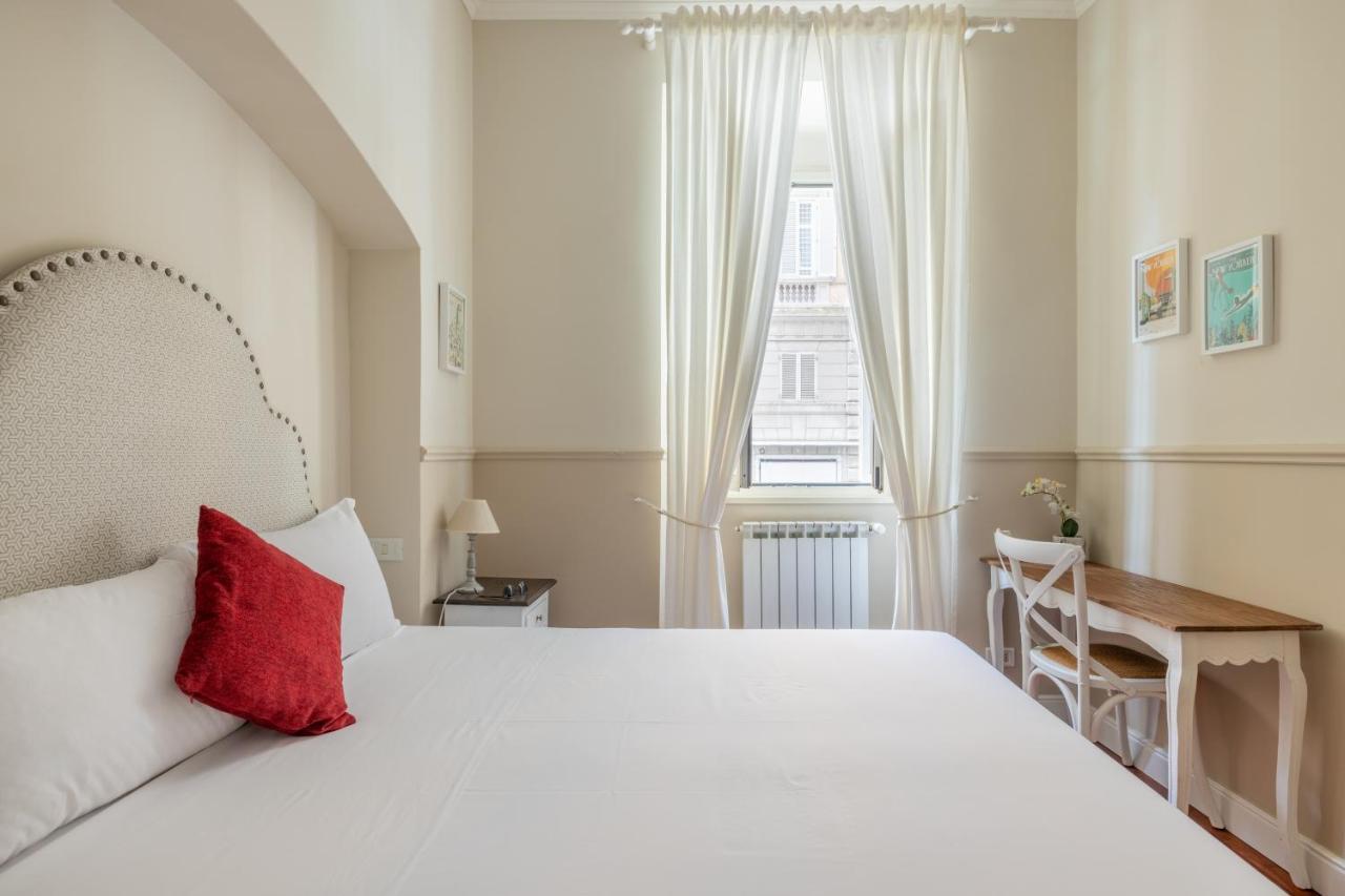 Charming With Patio A Few Steps From Colosseum * Rom