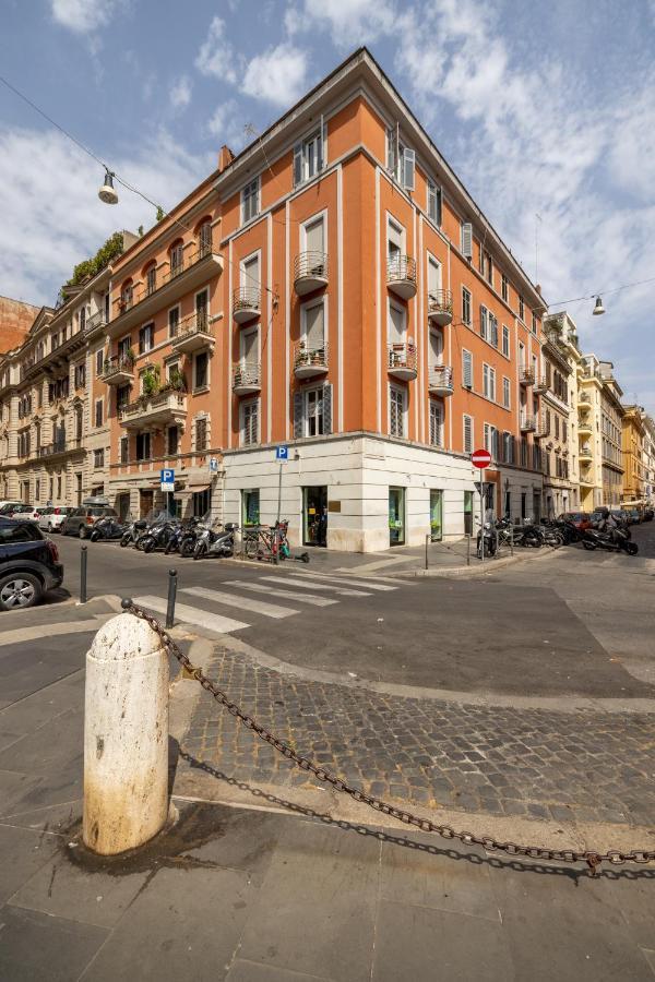 Charming With Patio A Few Steps From Colosseum Apartment Rom
